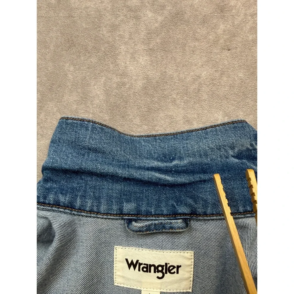 Wrangler Slow Horses Embroidered Denim Blue Trucker Jacket Medium Wash Mens L